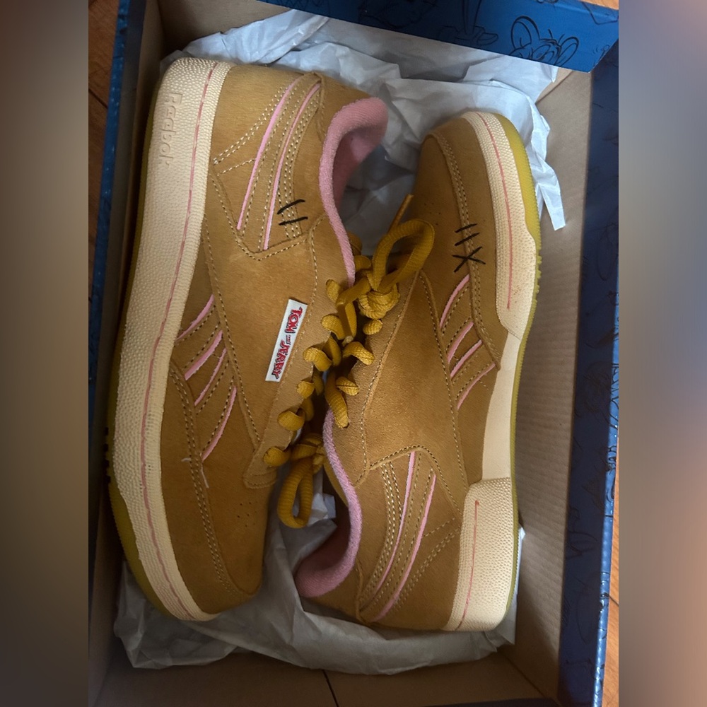 Tom and Jerry Classic Reeboks